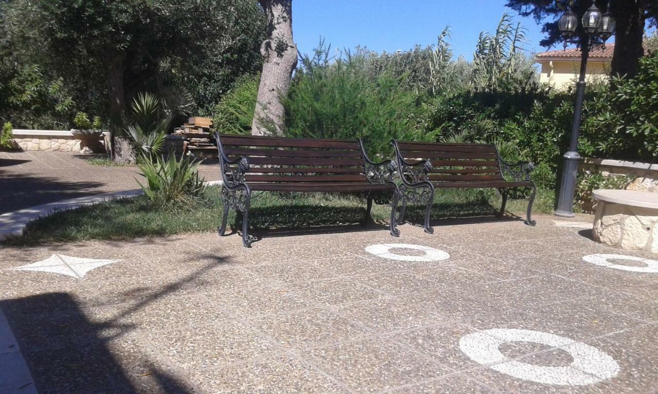 מונופולי B & B La Mansarda מראה חיצוני תמונה